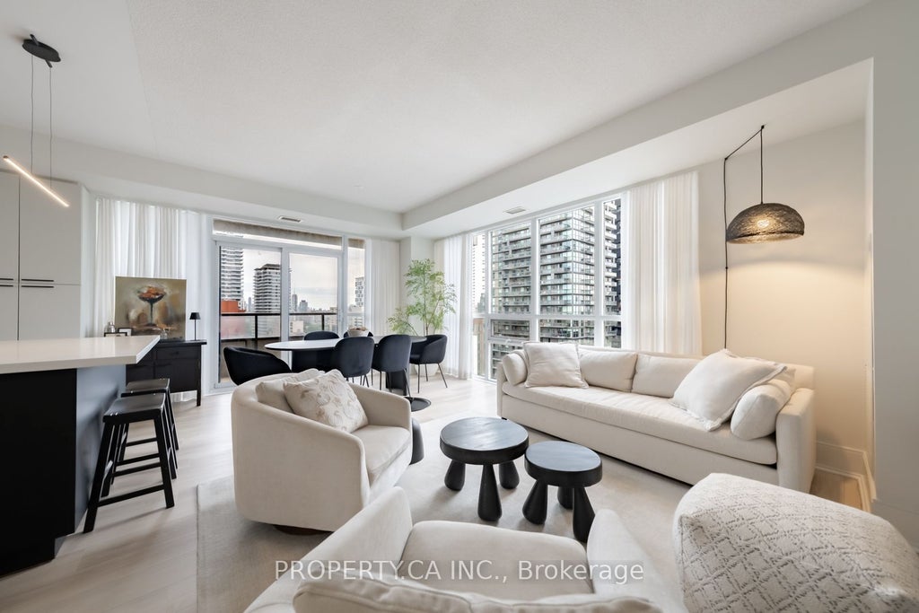 Photo of 70 Roehampton Avenue #1415, Toronto, ON M4P 1R2 (MLS # C13781928)