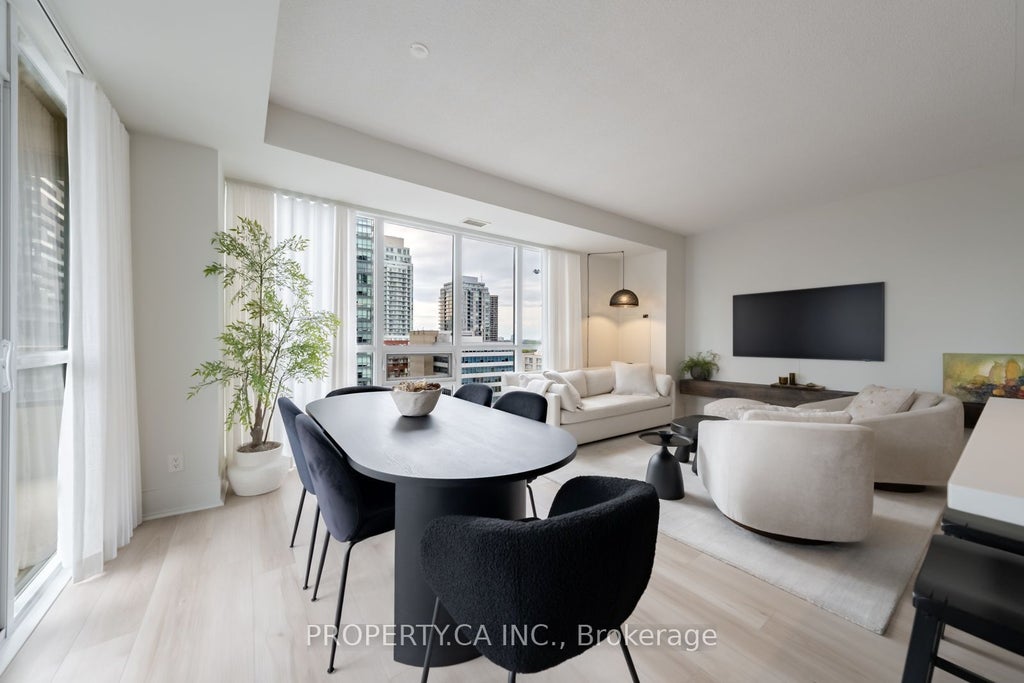 Photo of 70 Roehampton Avenue #1415, Toronto, ON M4P 1R2 (MLS # C13781928)