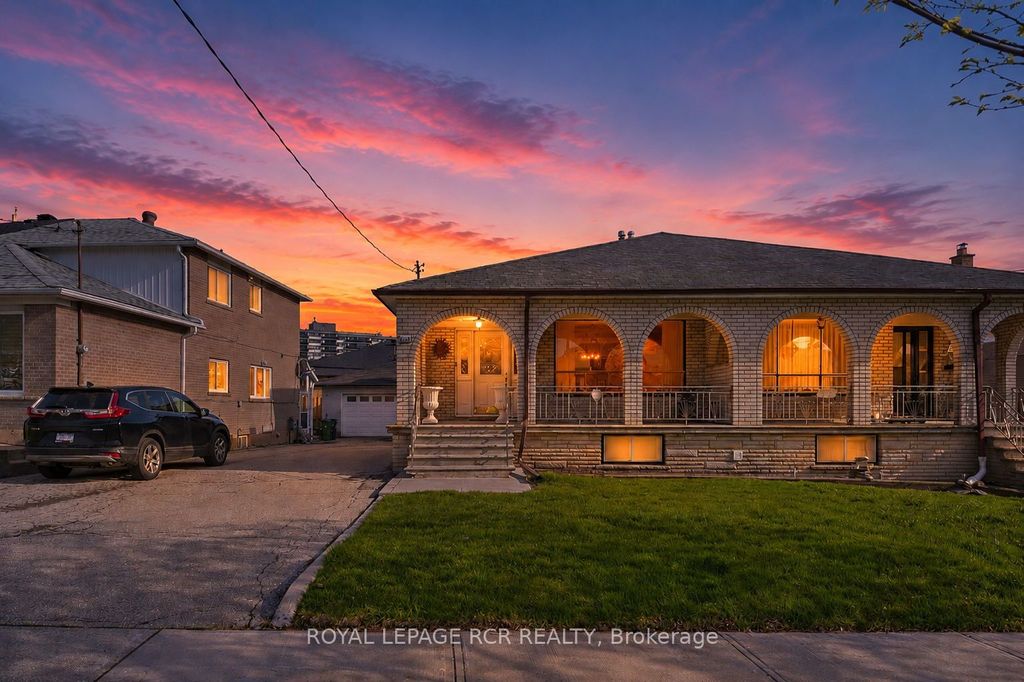 Photo of 39 Dovehouse Avenue, Toronto, ON M3J 1A3 (MLS # W13100350)