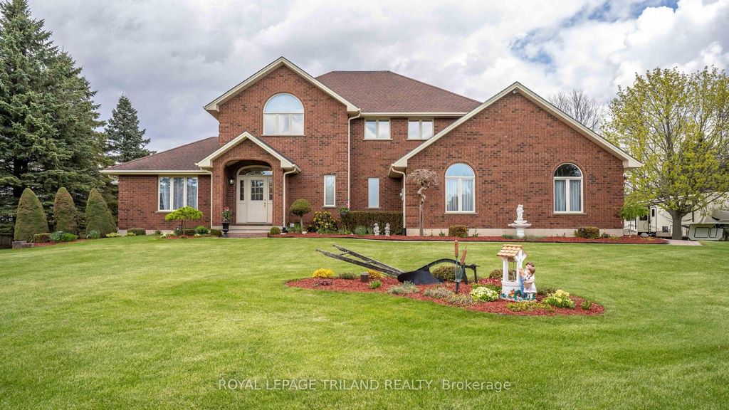 Photo of 42720 MEADOW WOOD Lane, Central Elgin, ON N0L 2L0 (MLS # X13101618)