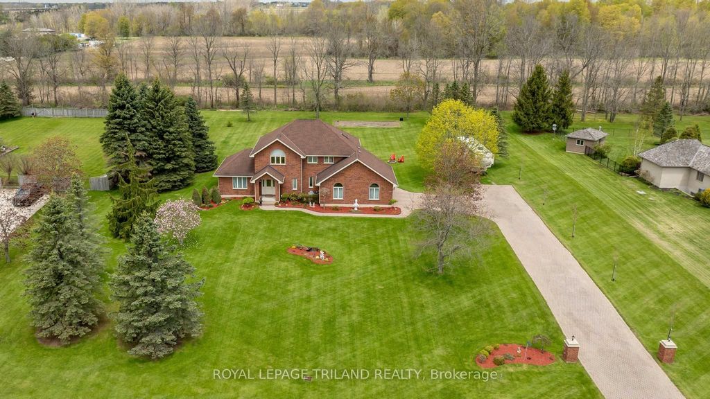 Photo of 42720 MEADOW WOOD Lane, Central Elgin, ON N0L 2L0 (MLS # X13101618)