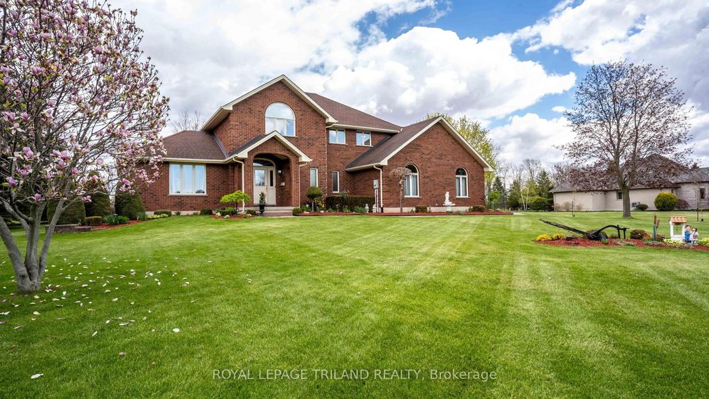 Photo of 42720 MEADOW WOOD Lane, Central Elgin, ON N0L 2L0 (MLS # X13101618)