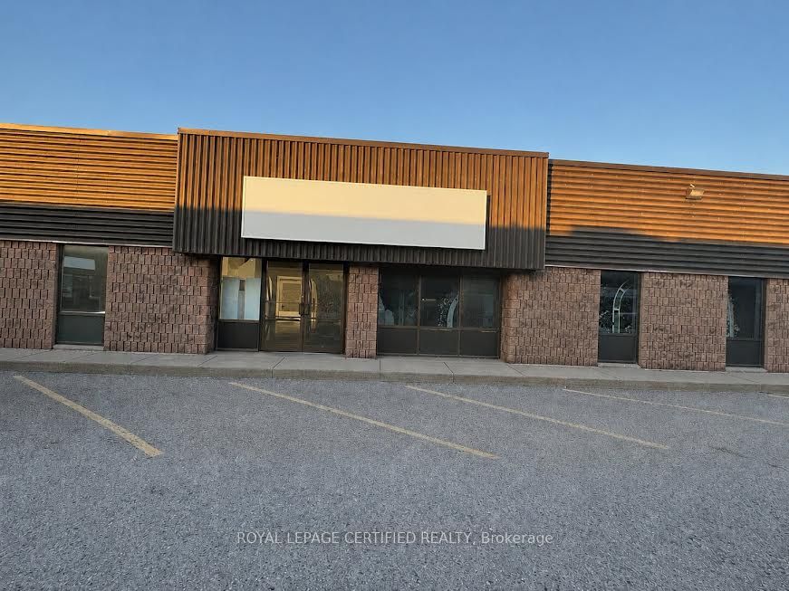 Photo 1 of 27 — 610 Newbold Street 6, London South, ON N6E 2T6