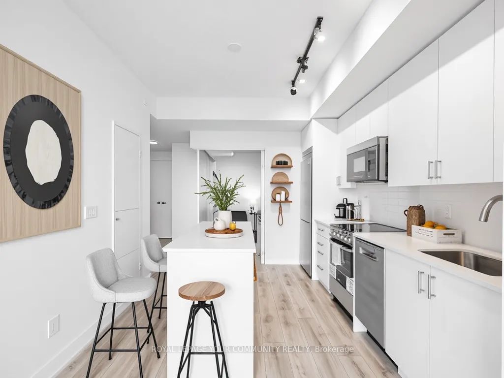 15 Ellerslie Avenue 2301