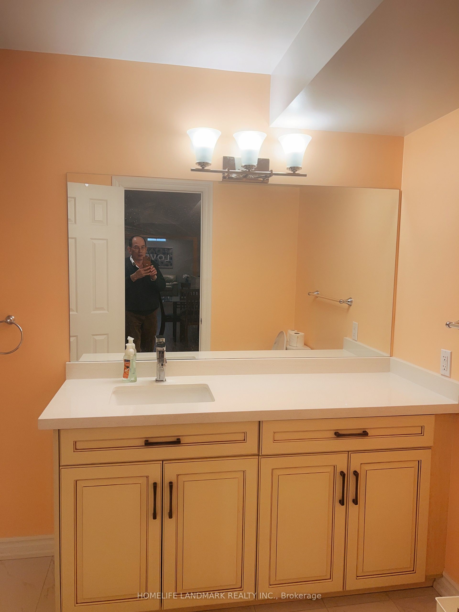 8 Stony Hill Boulevard S