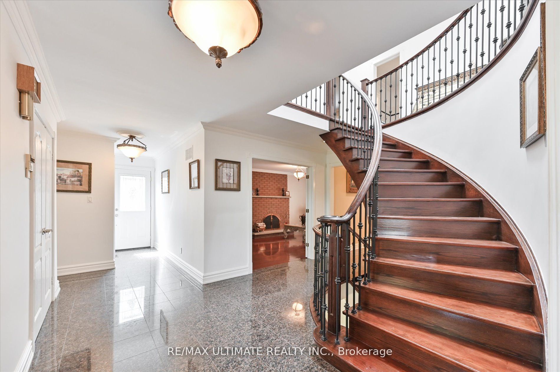 2321 Harcourt Crescent