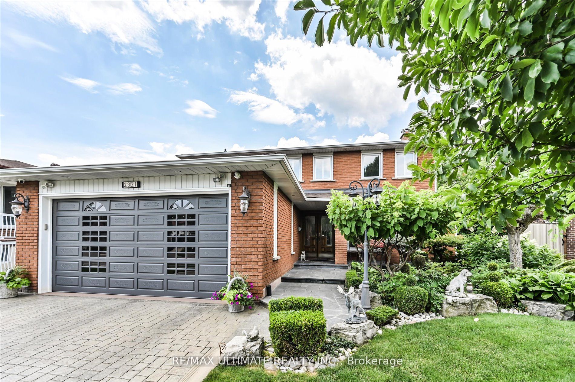 2321 Harcourt Crescent