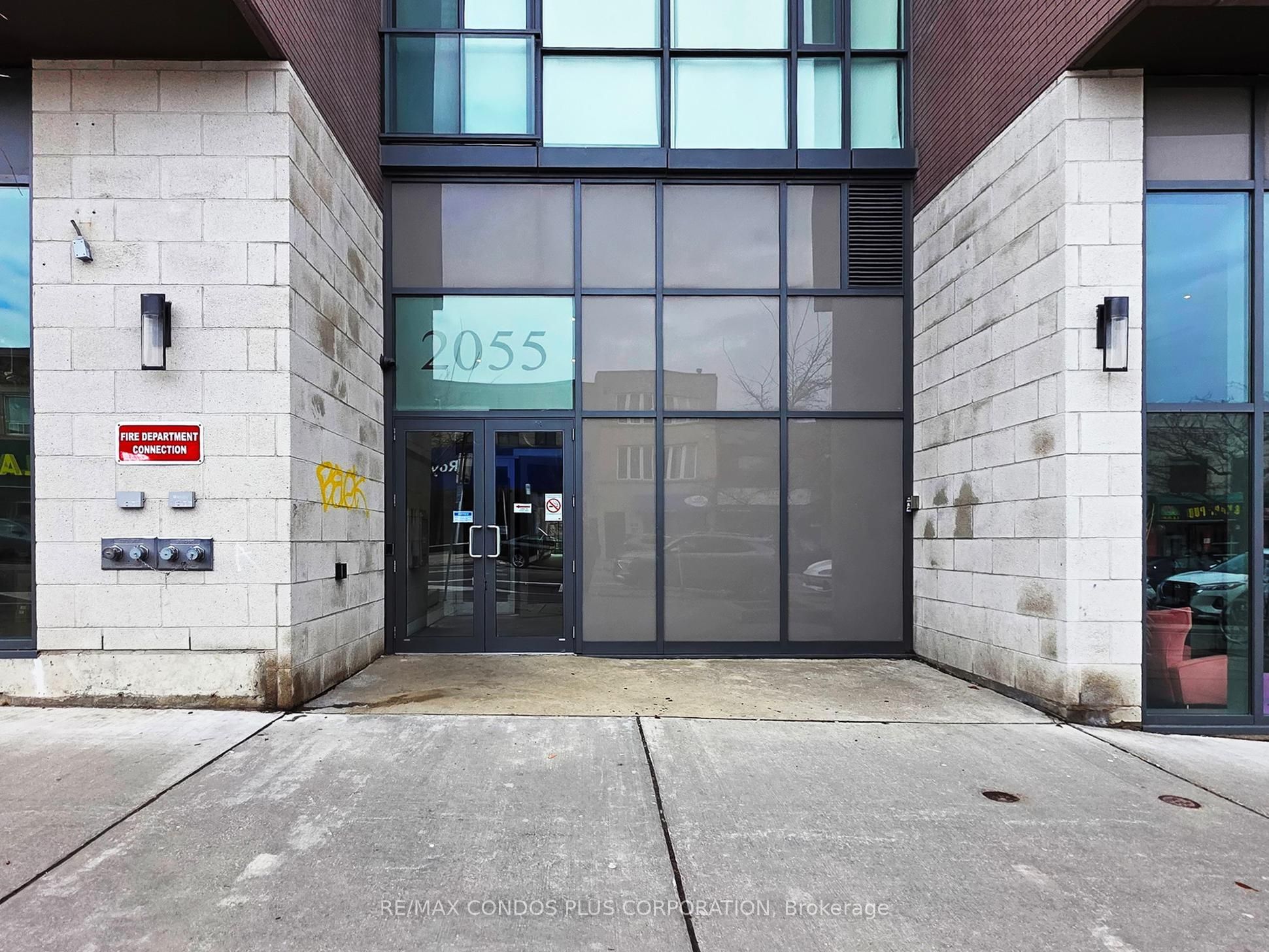 2055 Danforth Avenue 605