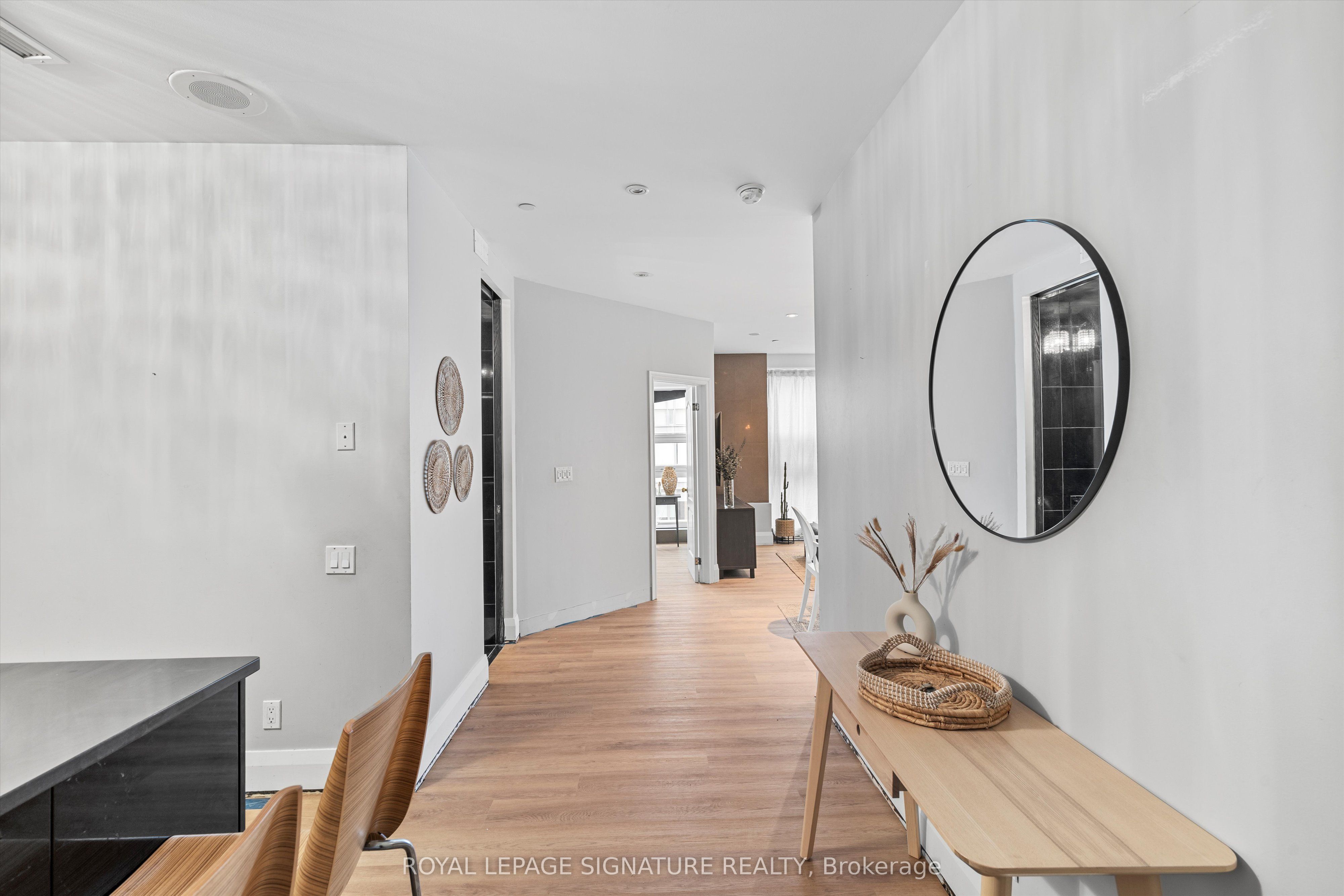 393 King Street W 1201