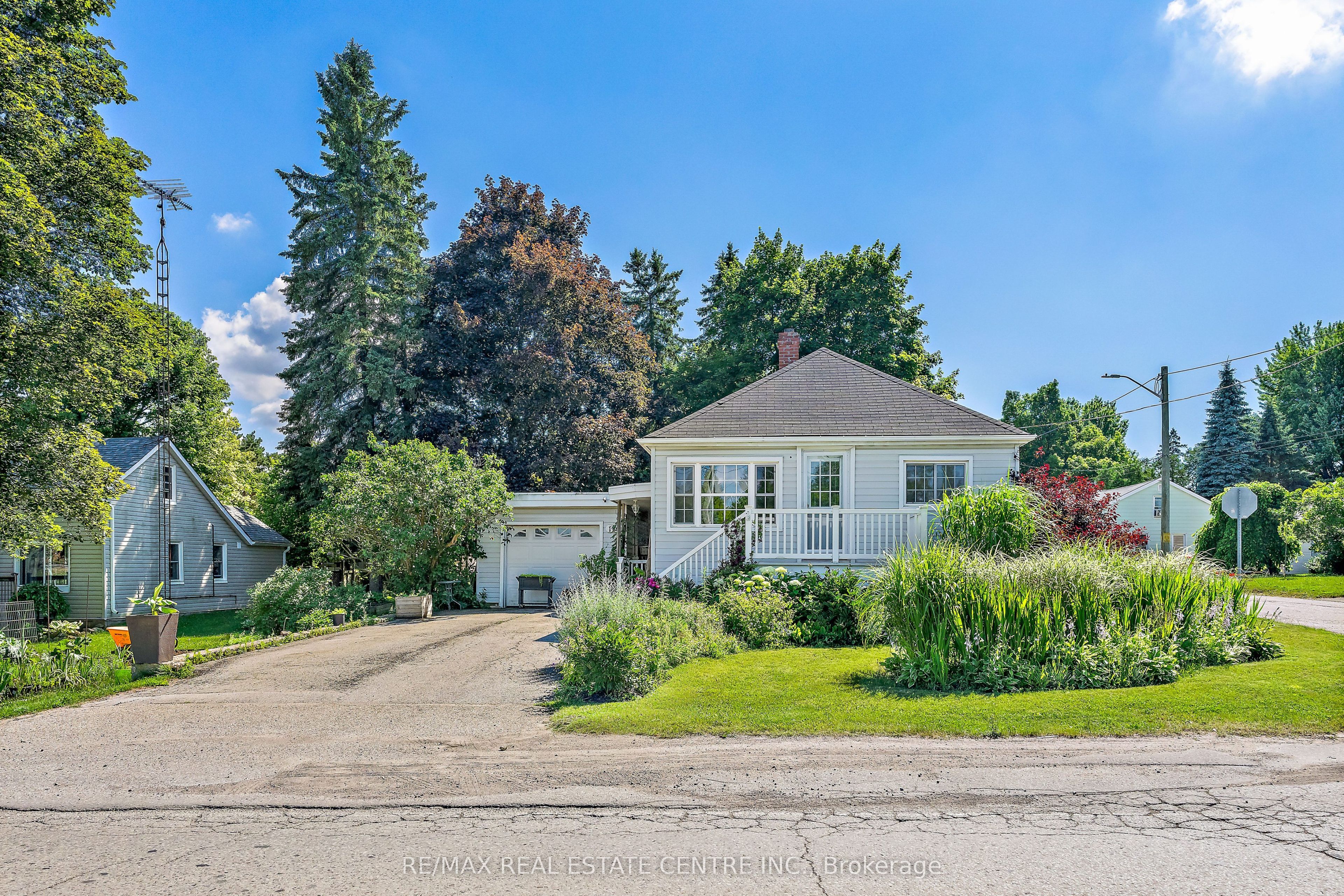 196 Main Street N