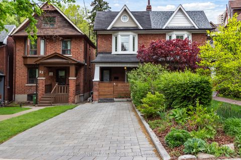 61 Hillsview Avenue Toronto ON M6P 1J4