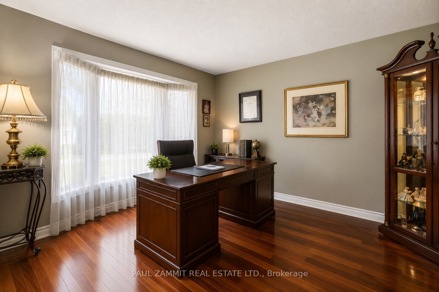 180 Lyndhurst Drive