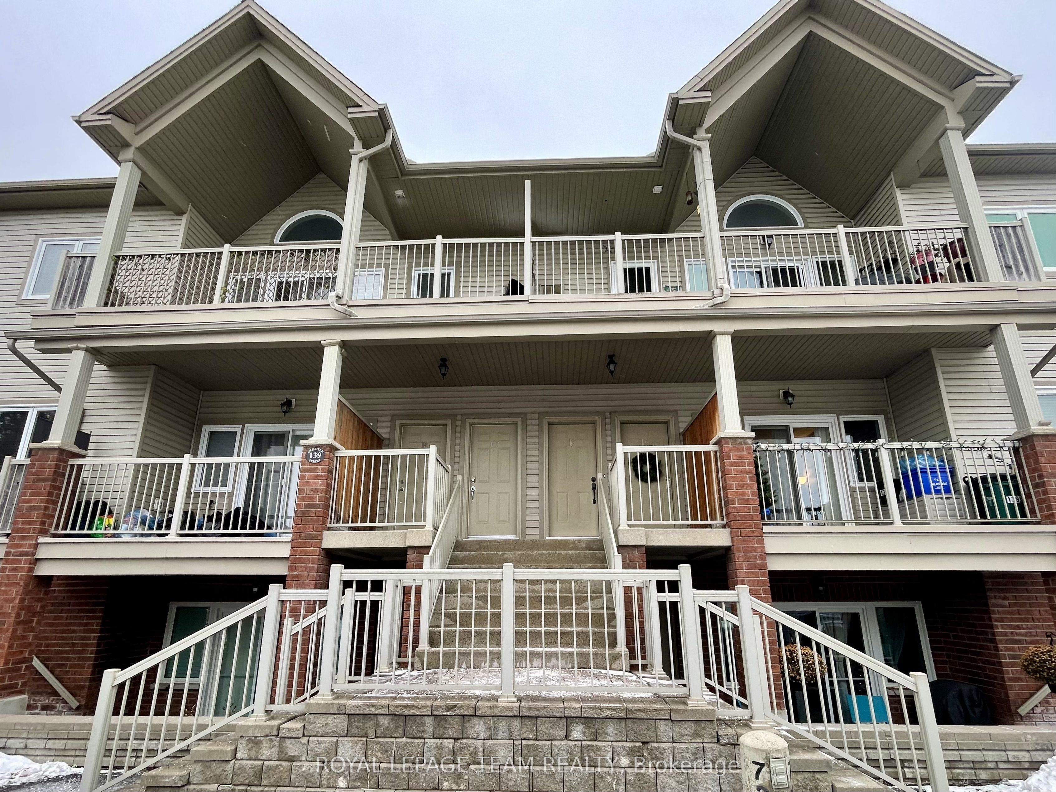 Photo 1 of 11 — 139 Oldfield Street B, Barrhaven, ON K2G 7C7
