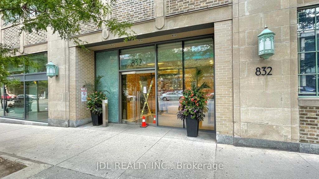 Photo of 832 Bay Street #2208, Toronto, ON M5S 1Z6 (MLS # C12549138)