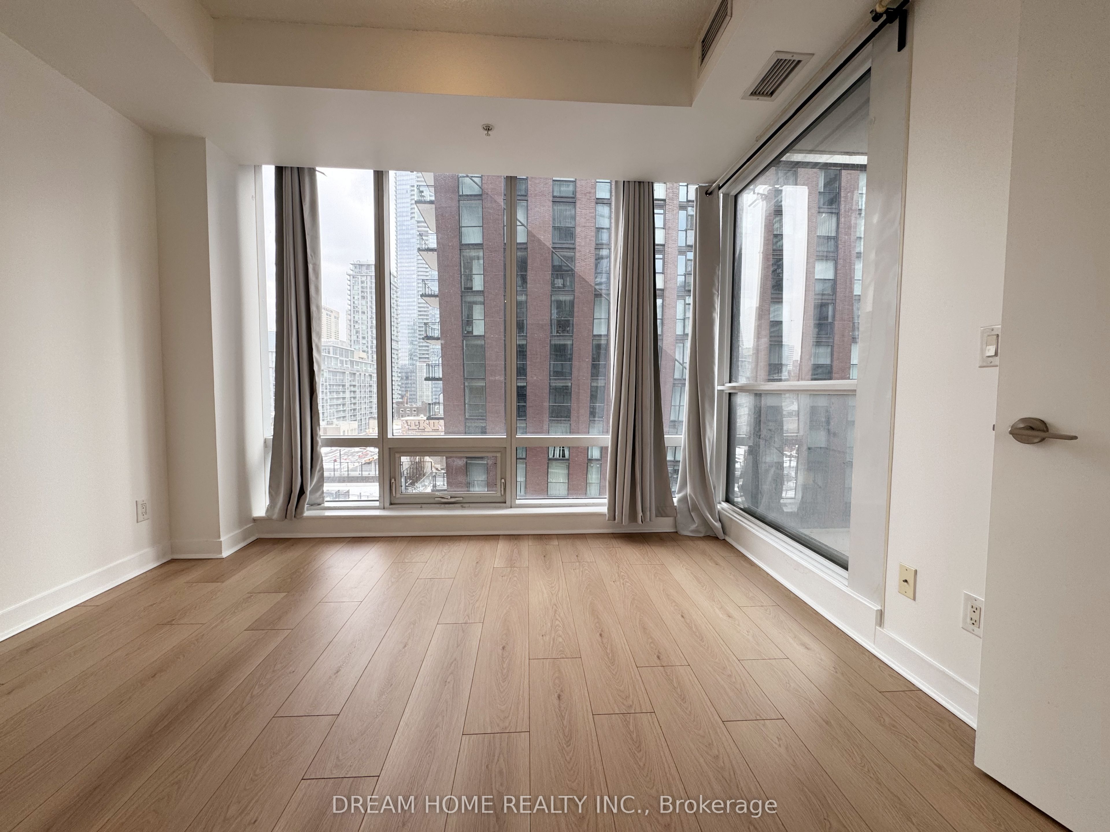 295 Adelaide Street W 1106