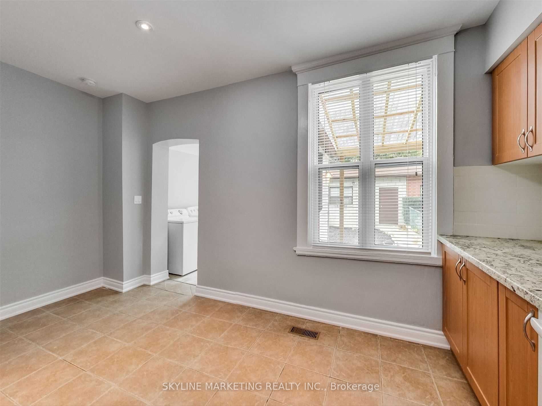 596 Dufferin Street Lower