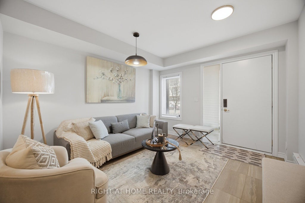 Photo of 348 Wheat Boom Drive #6, Oakville, ON L6H 3V6 (MLS # W13471856)
