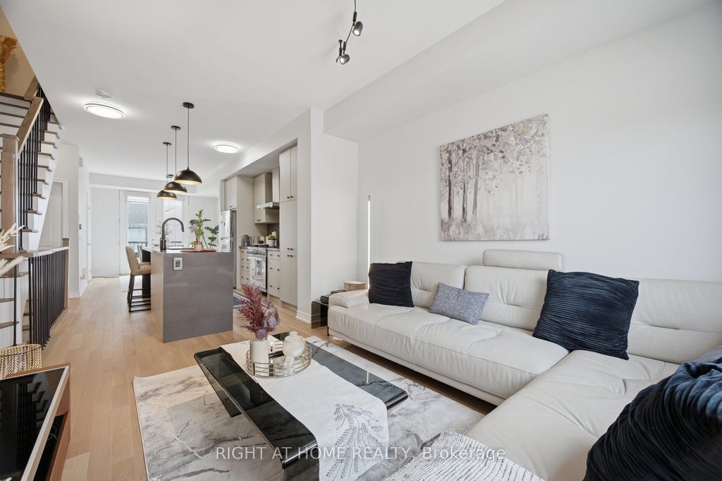 Photo of 348 Wheat Boom Drive #6, Oakville, ON L6H 3V6 (MLS # W13471856)