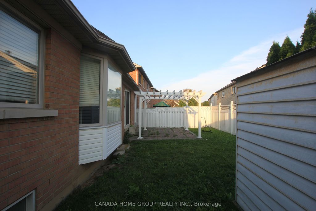 Photo of 25 Stevens Drive, Niagara-on-the-Lake, ON L0S 1J0 (MLS # X12632488)
