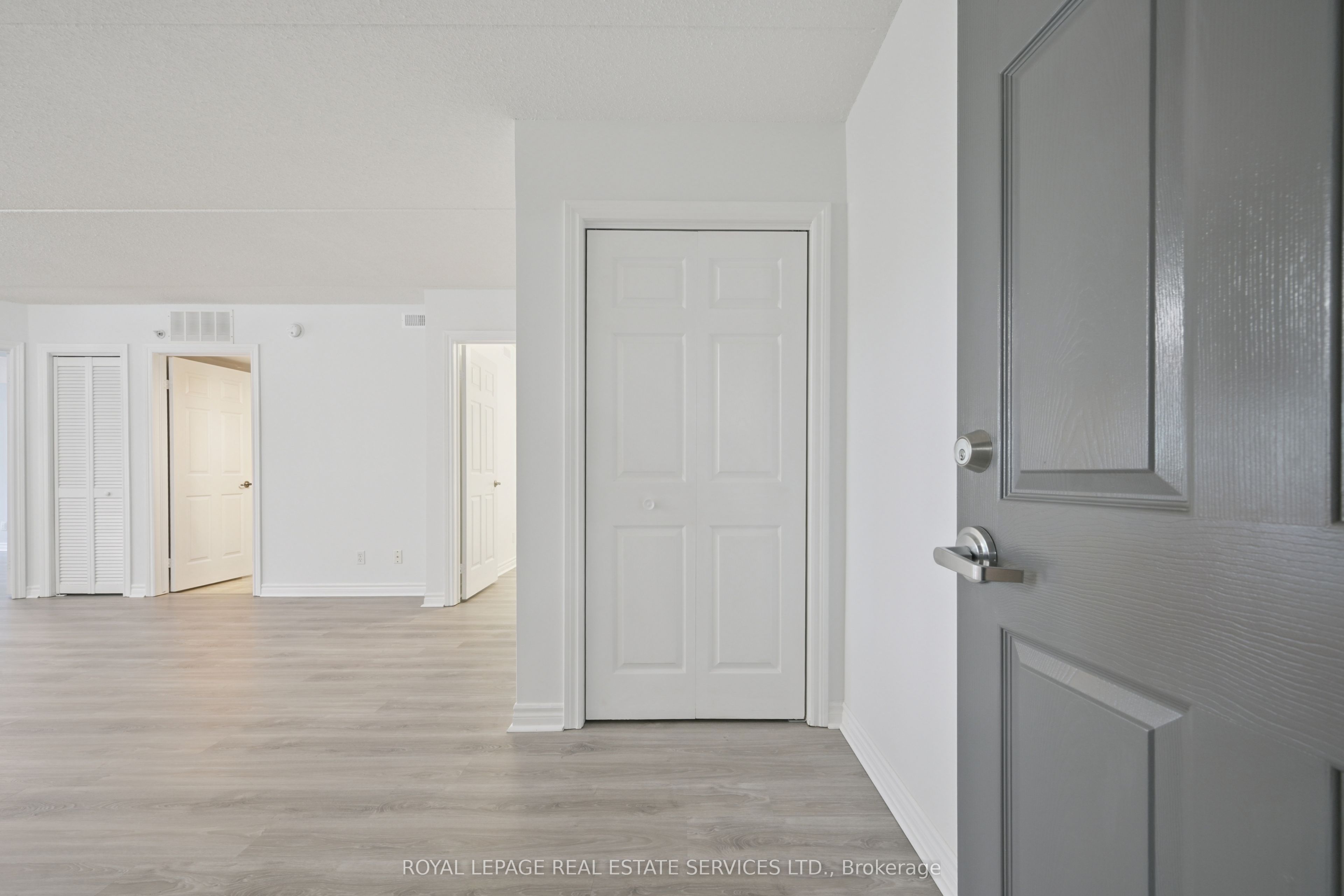 1450 Bishops Gate 207