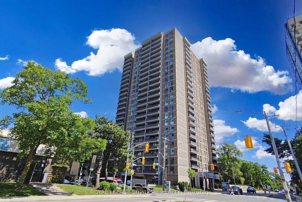 Photo of 135 Marlee Avenue #401, Toronto, ON M6B 4C6 (MLS # W13849894)