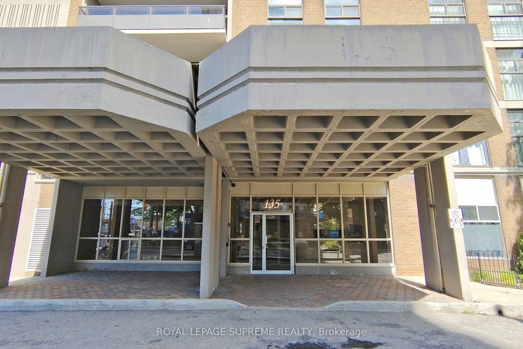 Photo of 135 Marlee Avenue #401, Toronto, ON M6B 4C6 (MLS # W13849894)