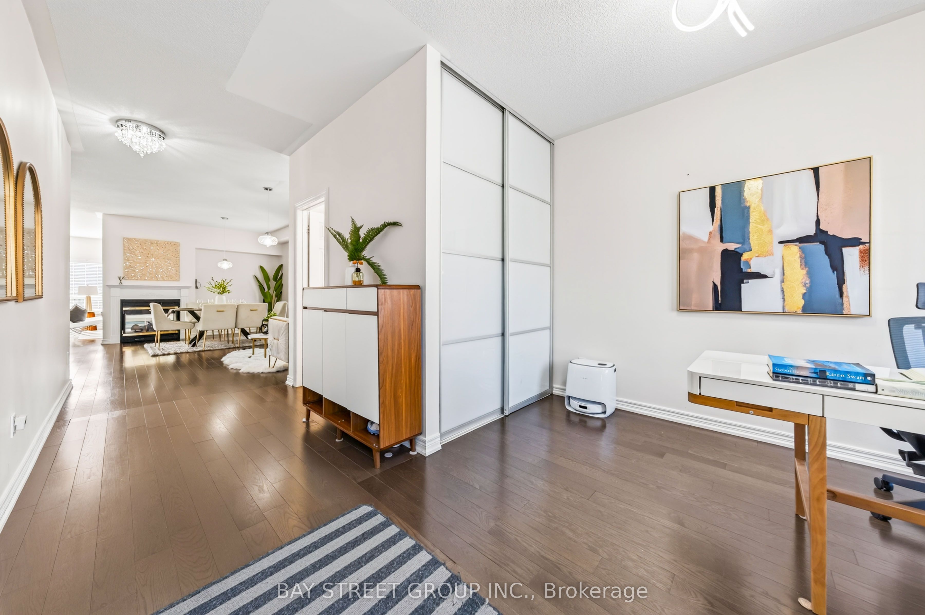 37 Rembrandt Drive