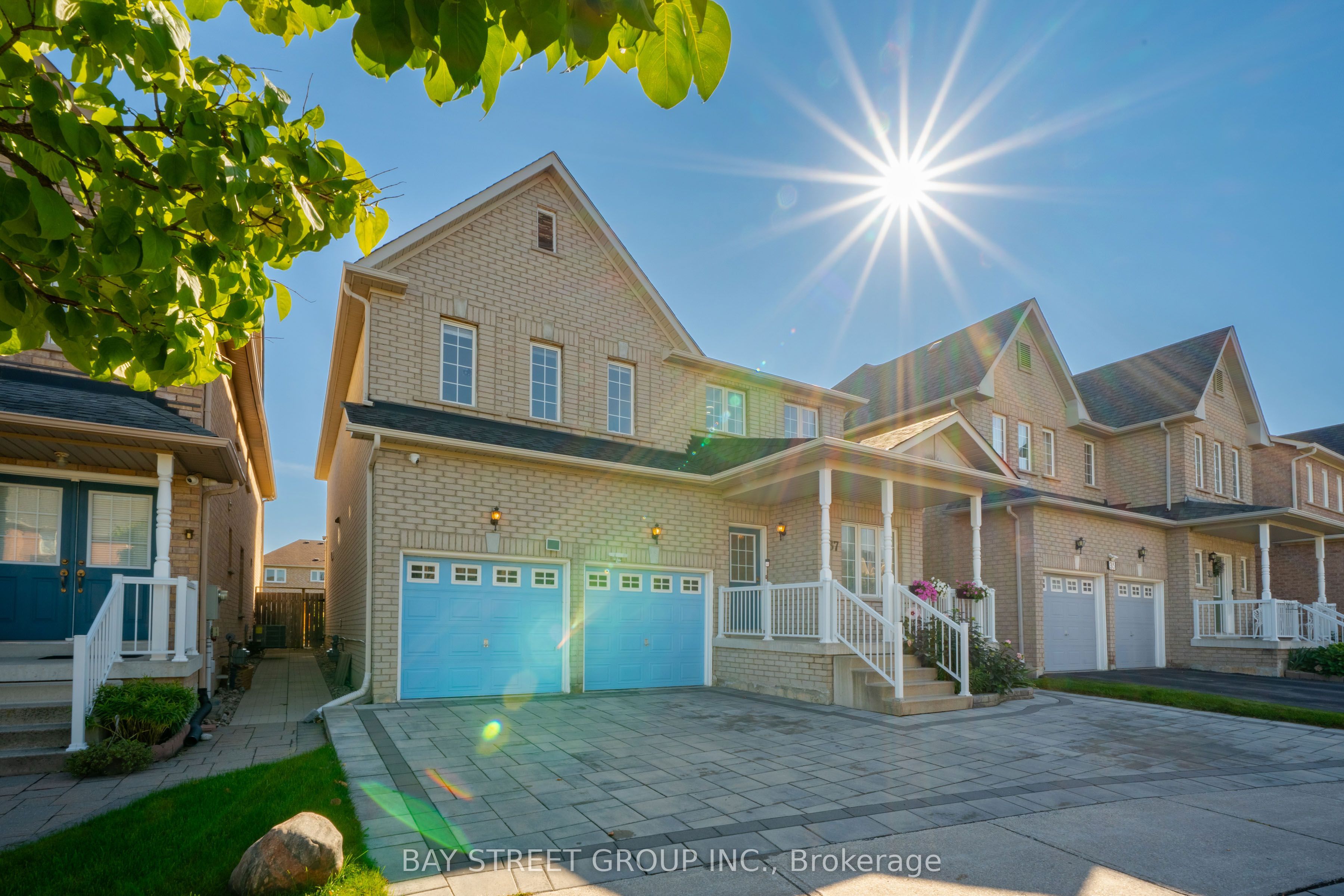 37 Rembrandt Drive