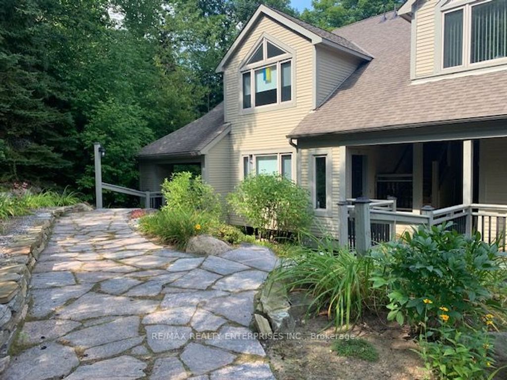 Photo of 4031 Grandview Forest Hill Drive #11, Huntsville, ON P1H 2J5 (MLS # X12892060)