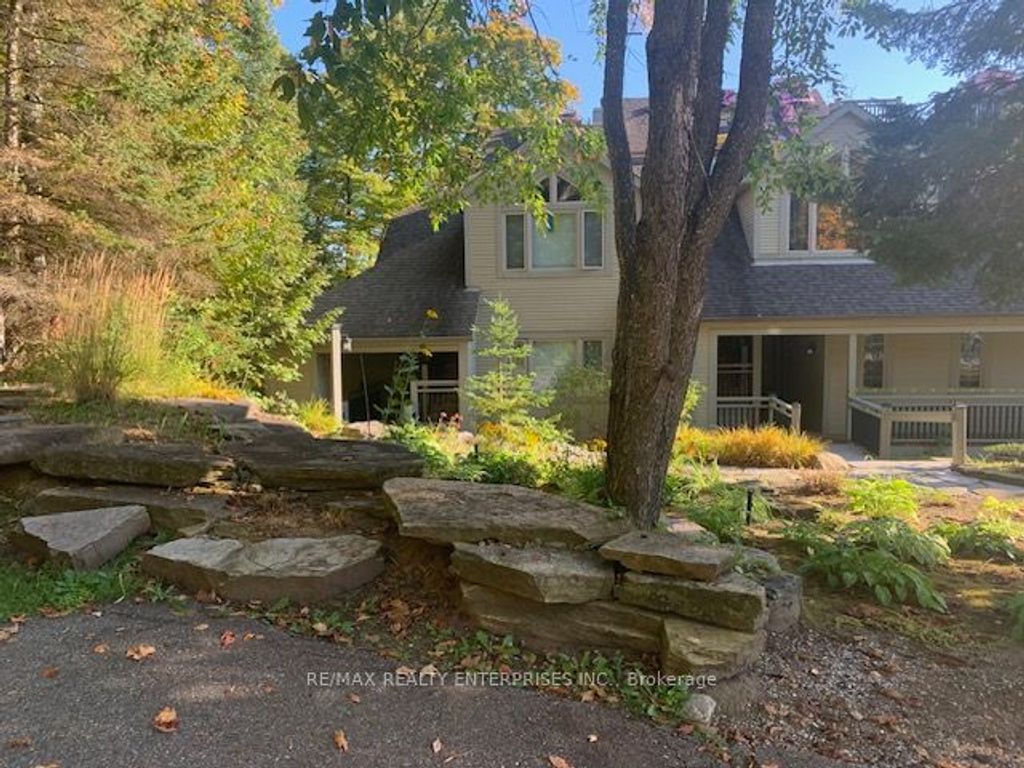 Photo of 4031 Grandview Forest Hill Drive #11, Huntsville, ON P1H 2J5 (MLS # X12892060)