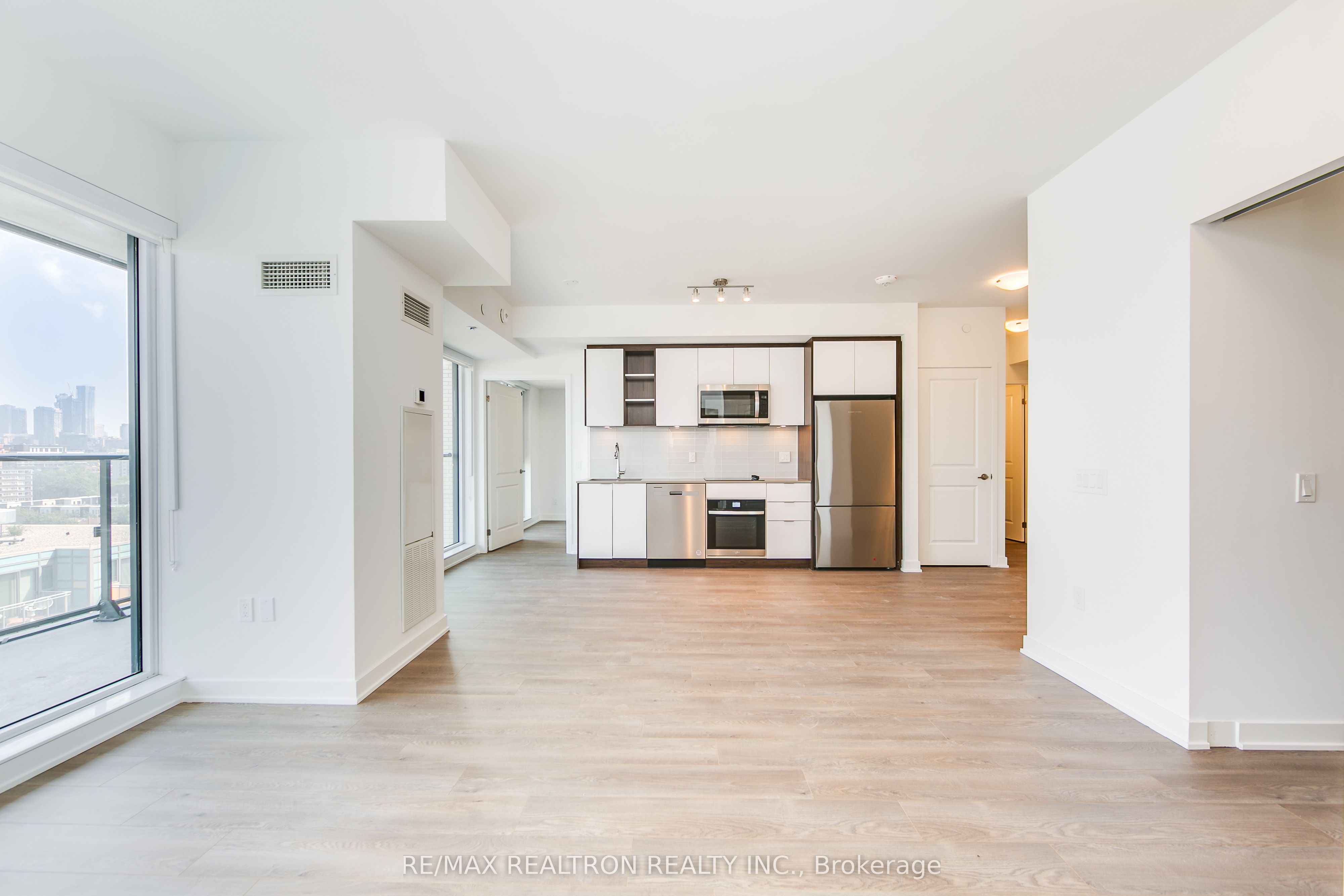 543 Richmond Street W 1402