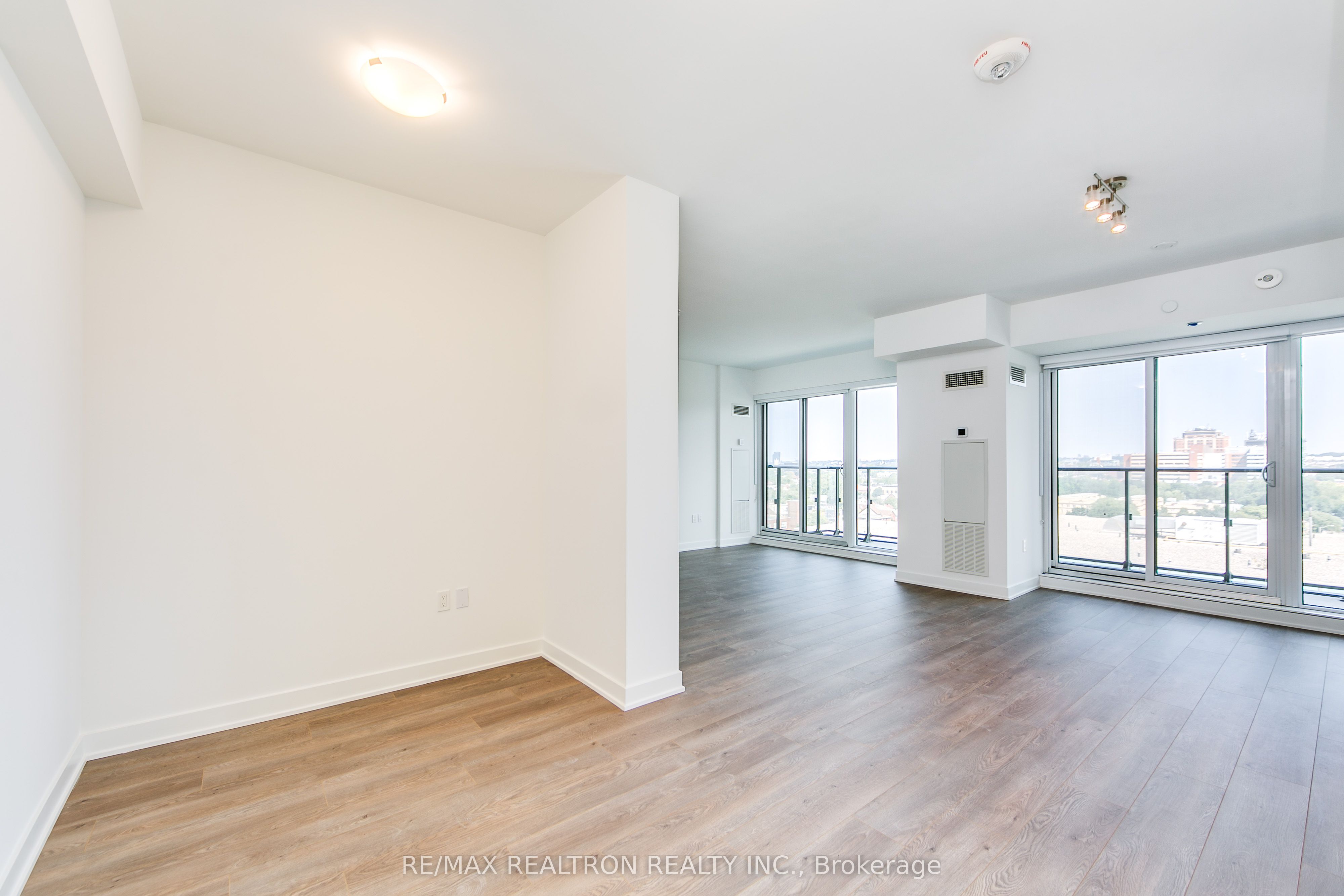 543 Richmond Street W 1402