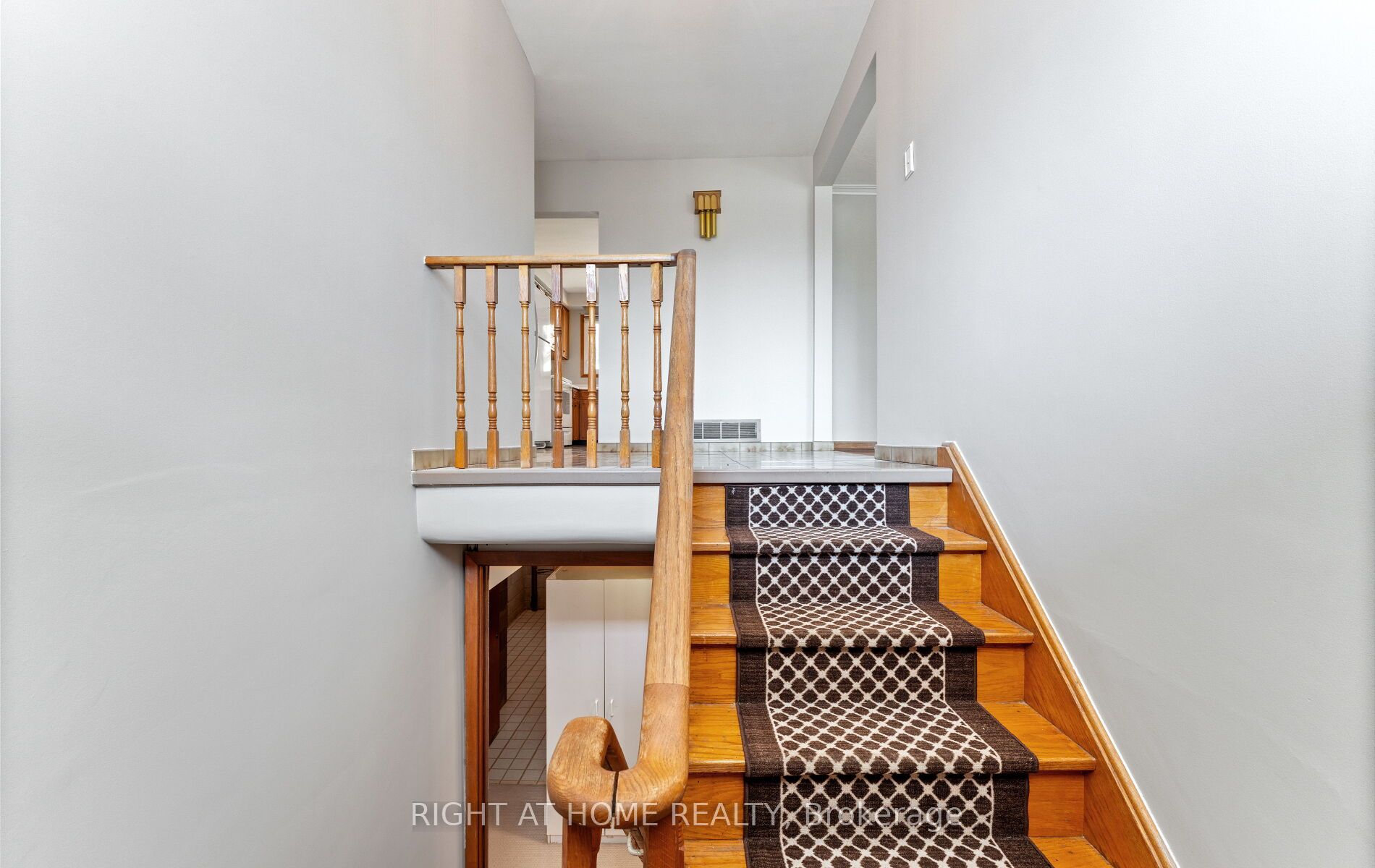 41 Knoll Drive