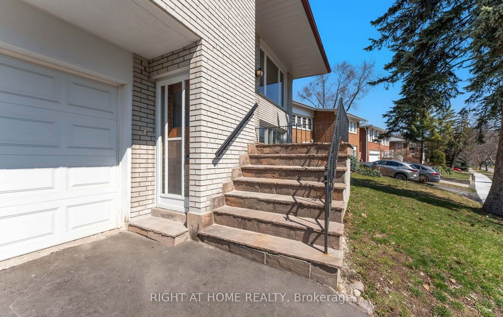 Photo of 41 Knoll Drive, Toronto, ON M9A 4G9 (MLS # W12982344)