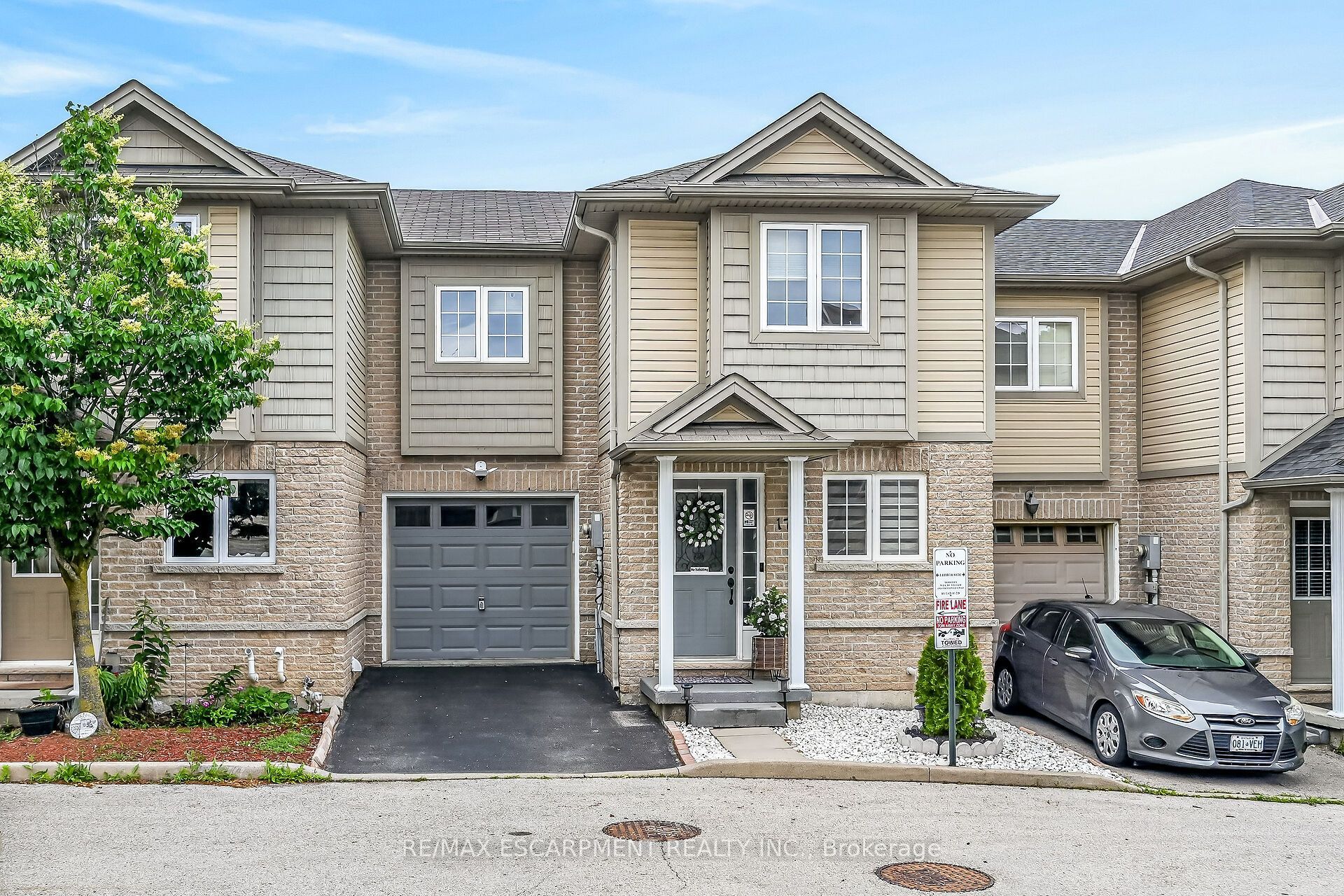 Photo 1 of 50 — 1328 Upper Sherman Avenue 17, Hamilton, ON L8W 1C2