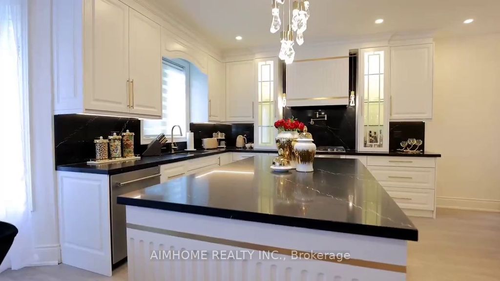 Photo of 47 O'hara Crescent, Richmond Hill, ON L4E 4L3 (MLS # N12994248)