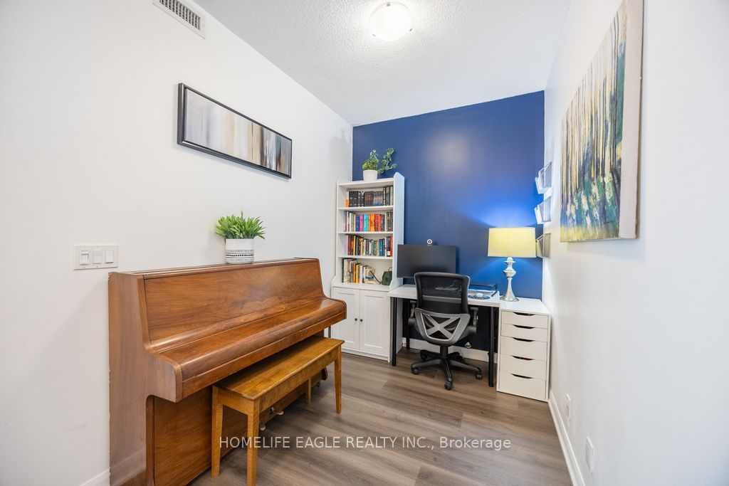 500 Sherbourne Street 606