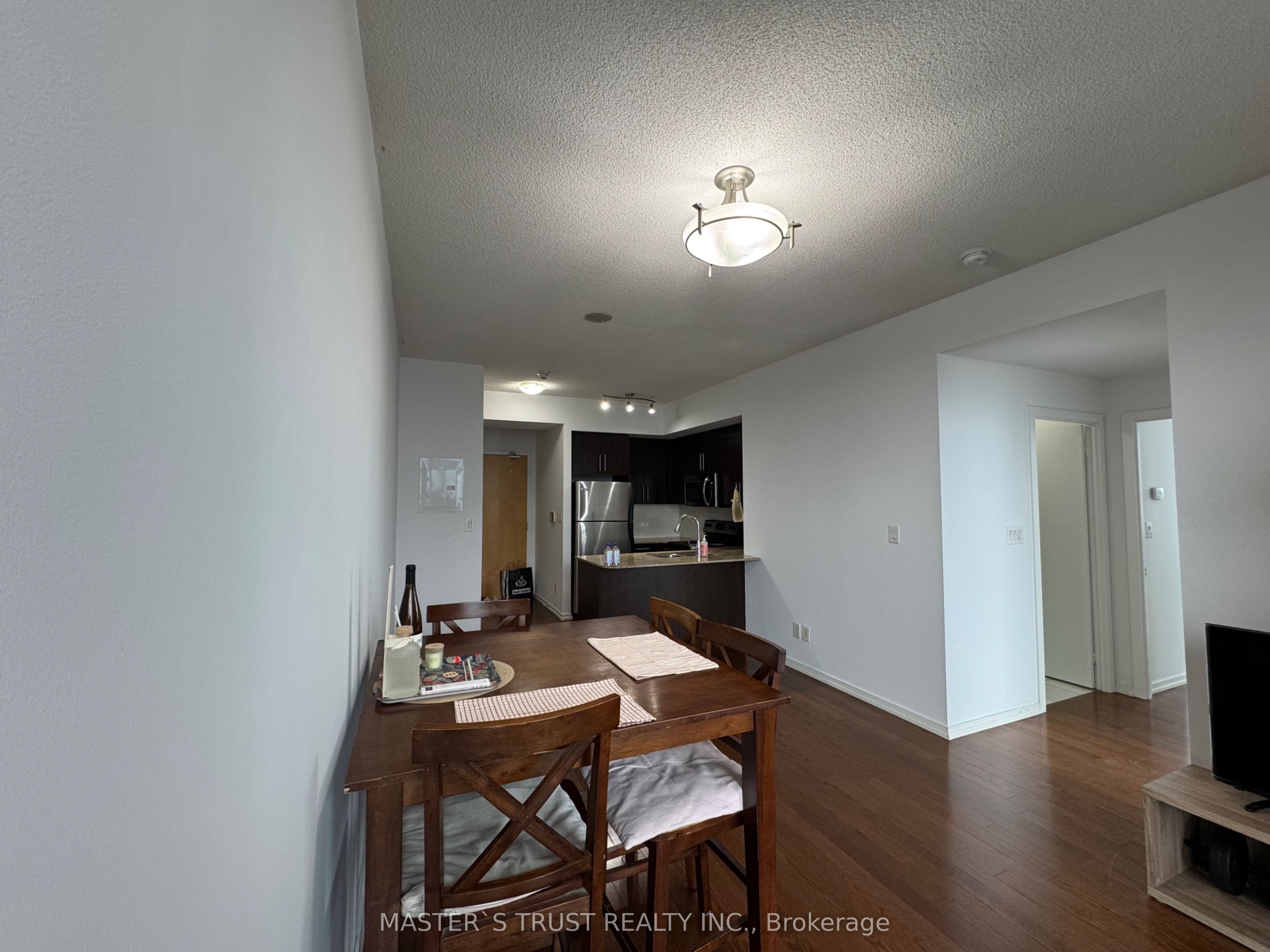 65 Bremner Boulevard 4502