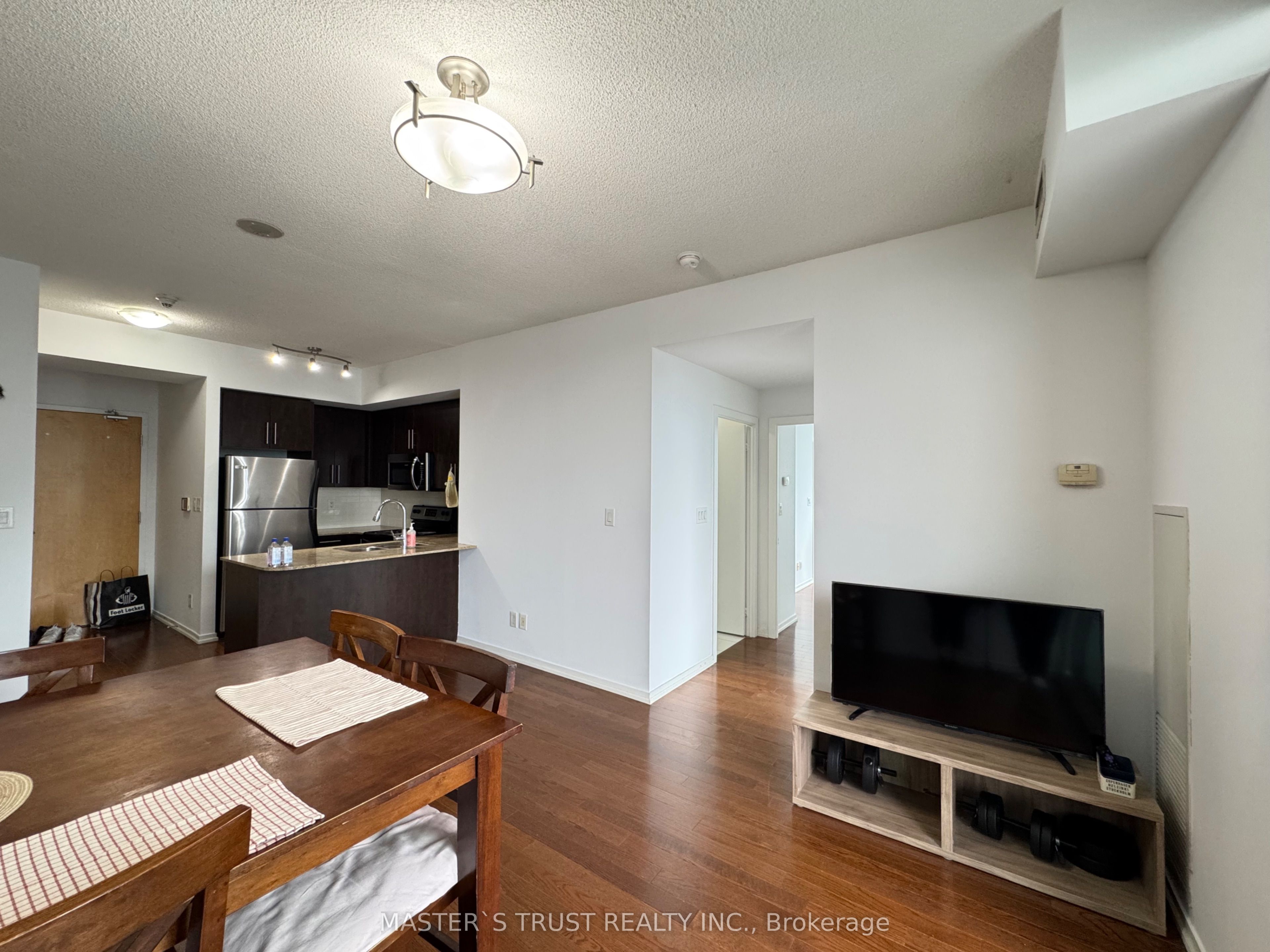 65 Bremner Boulevard 4502