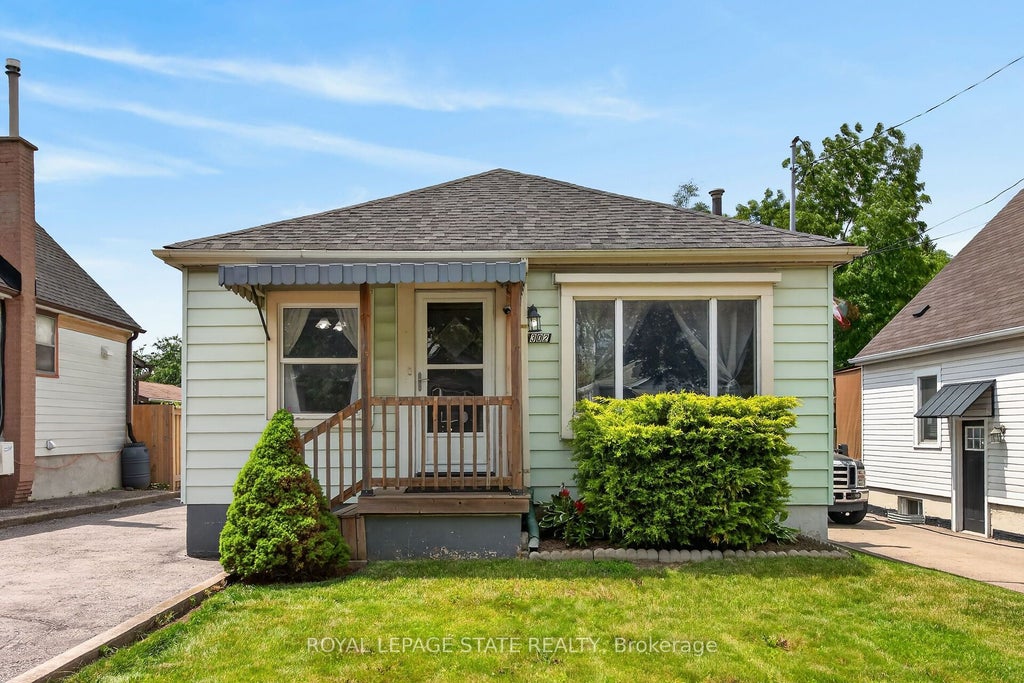 Photo of 302 East 28th Street, Hamilton, ON L8V 3J3 (MLS # X13763884)