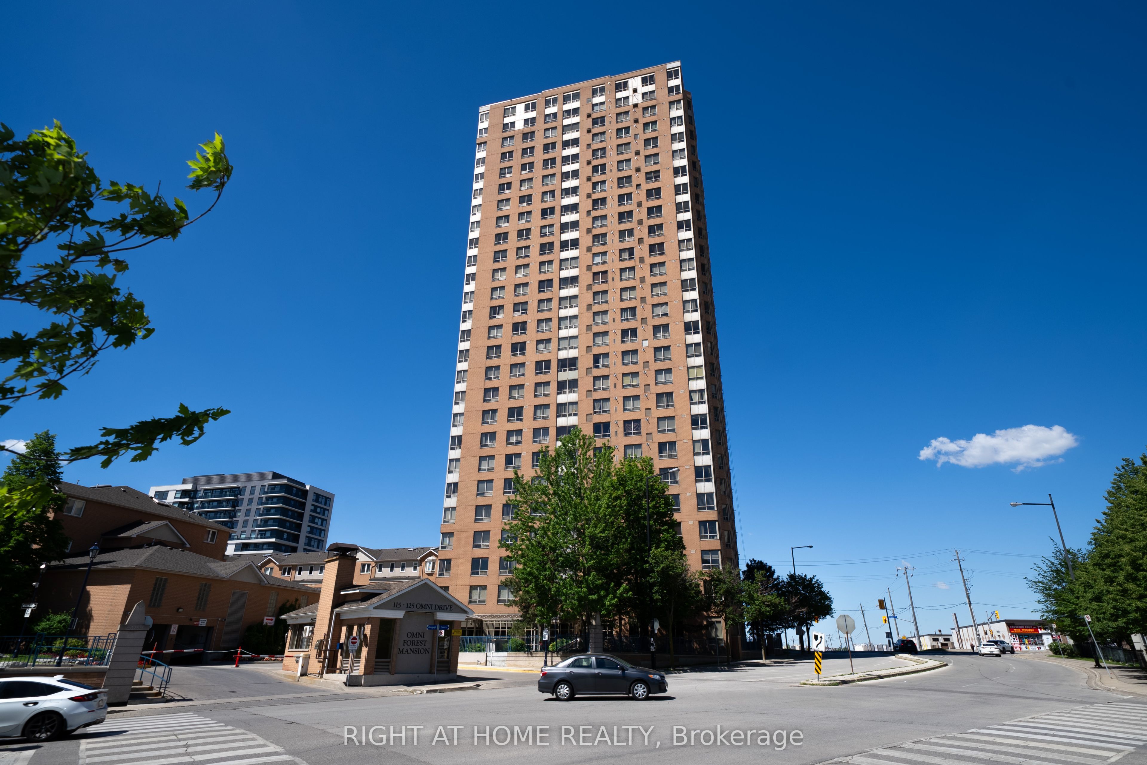 Photo 1 of 22 — 115 Omni Drive 709, Toronto, ON M1P 5B4