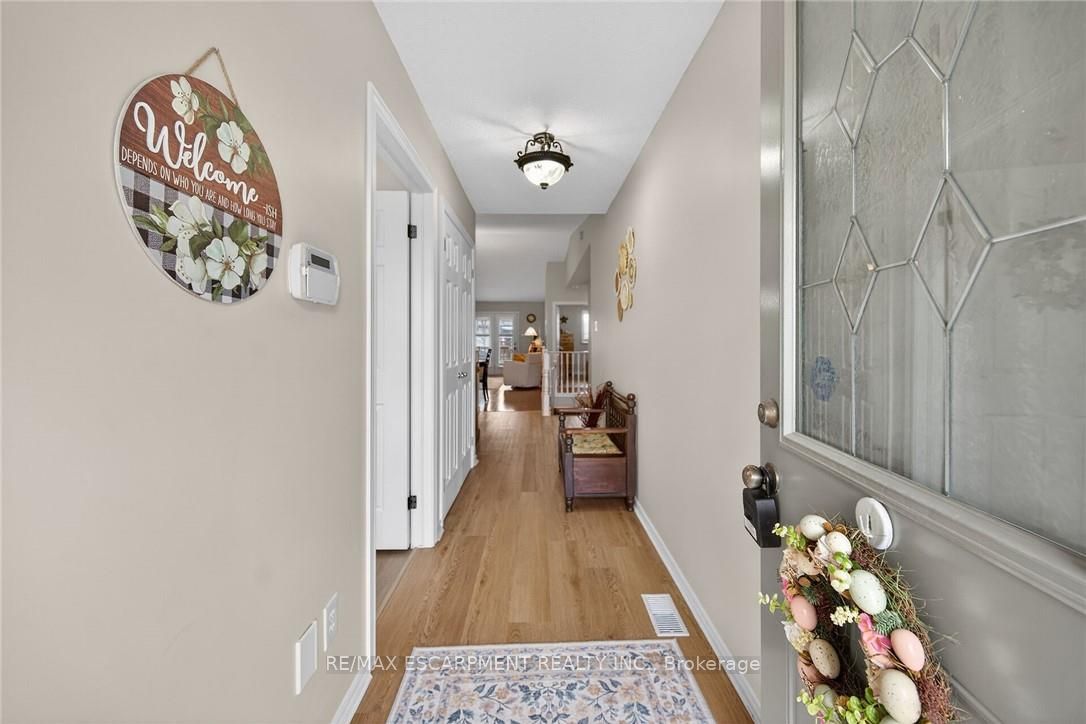 510 Queensway Street W 33