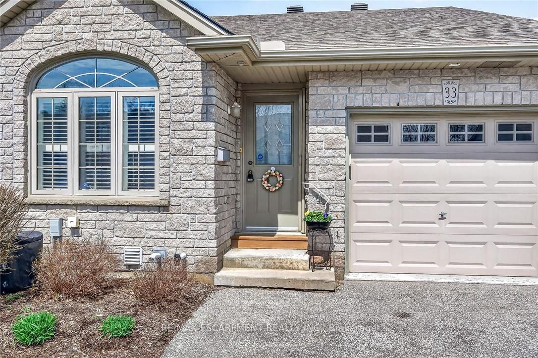 510 Queensway Street W 33