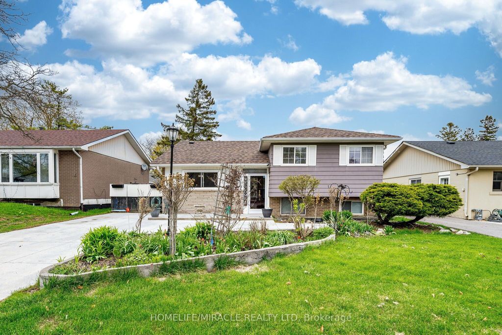 Photo of 53 WINDERMERE Court, Brampton, ON L6X 2L5 (MLS # W13076044)