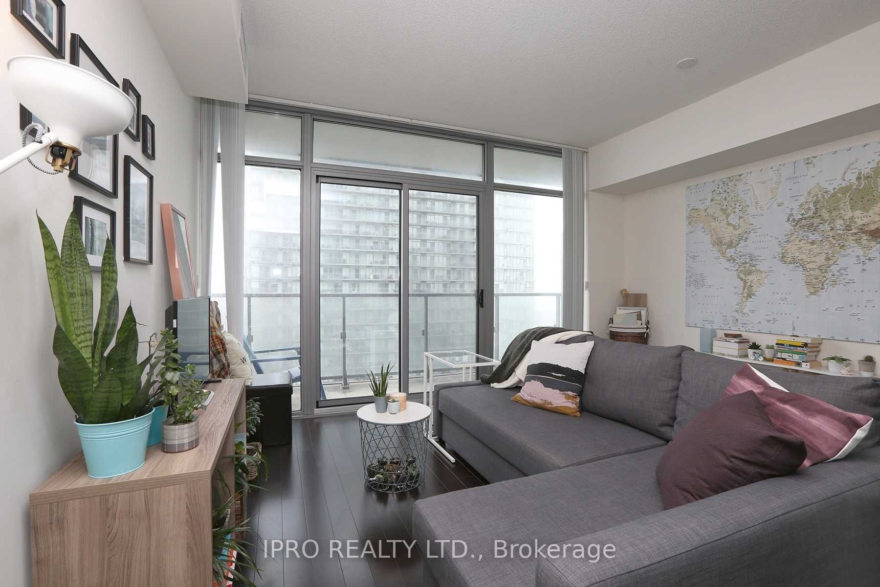 105 The Queensway Avenue 1212