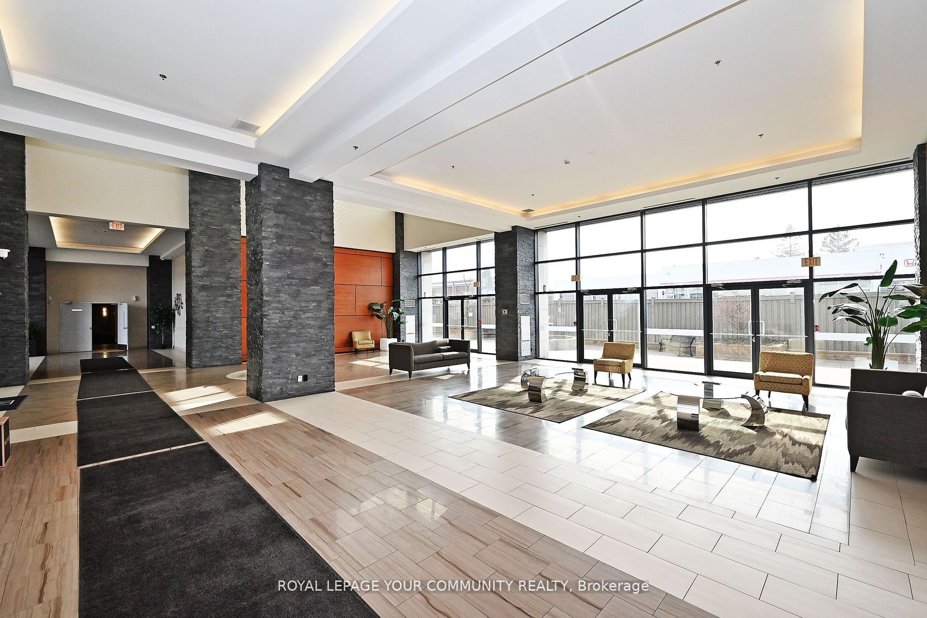 12 Woodstream Boulevard 1018