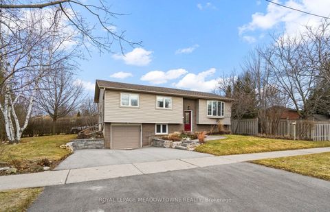 809 Woodward Avenue Milton ON L9T 3V1