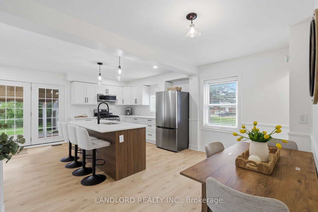 Photo of 99 Fairview Avenue, St. Thomas, ON N5R 4X7 (MLS # X13481952)