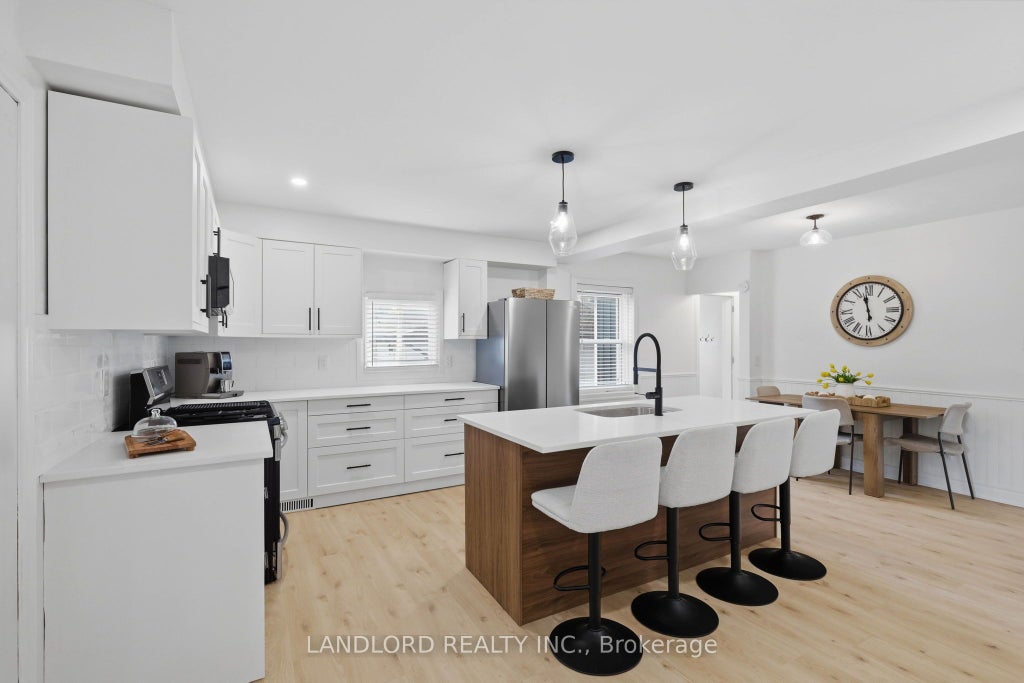 Photo of 99 Fairview Avenue, St. Thomas, ON N5R 4X7 (MLS # X13481952)