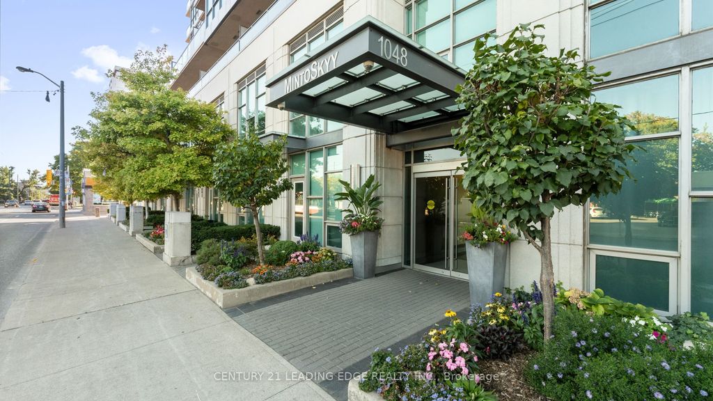Photo of 1048 Broadview Avenue #1602, Toronto, ON M4K 2B8 (MLS # E12411169)